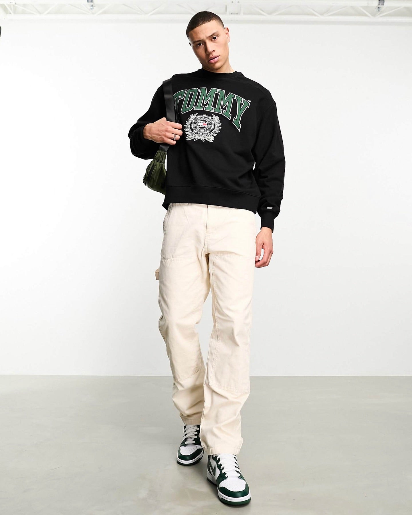Tommy Jeans Crewneck Lightweight Boxi Fit - Black