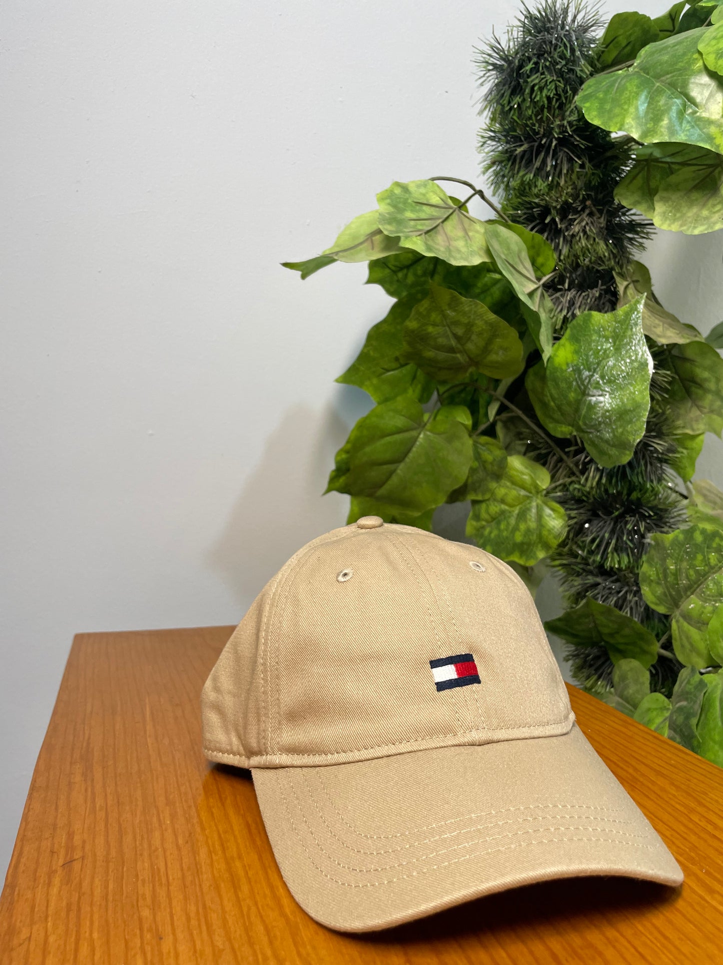 Tommy Hilfiger Embroidered flag cap