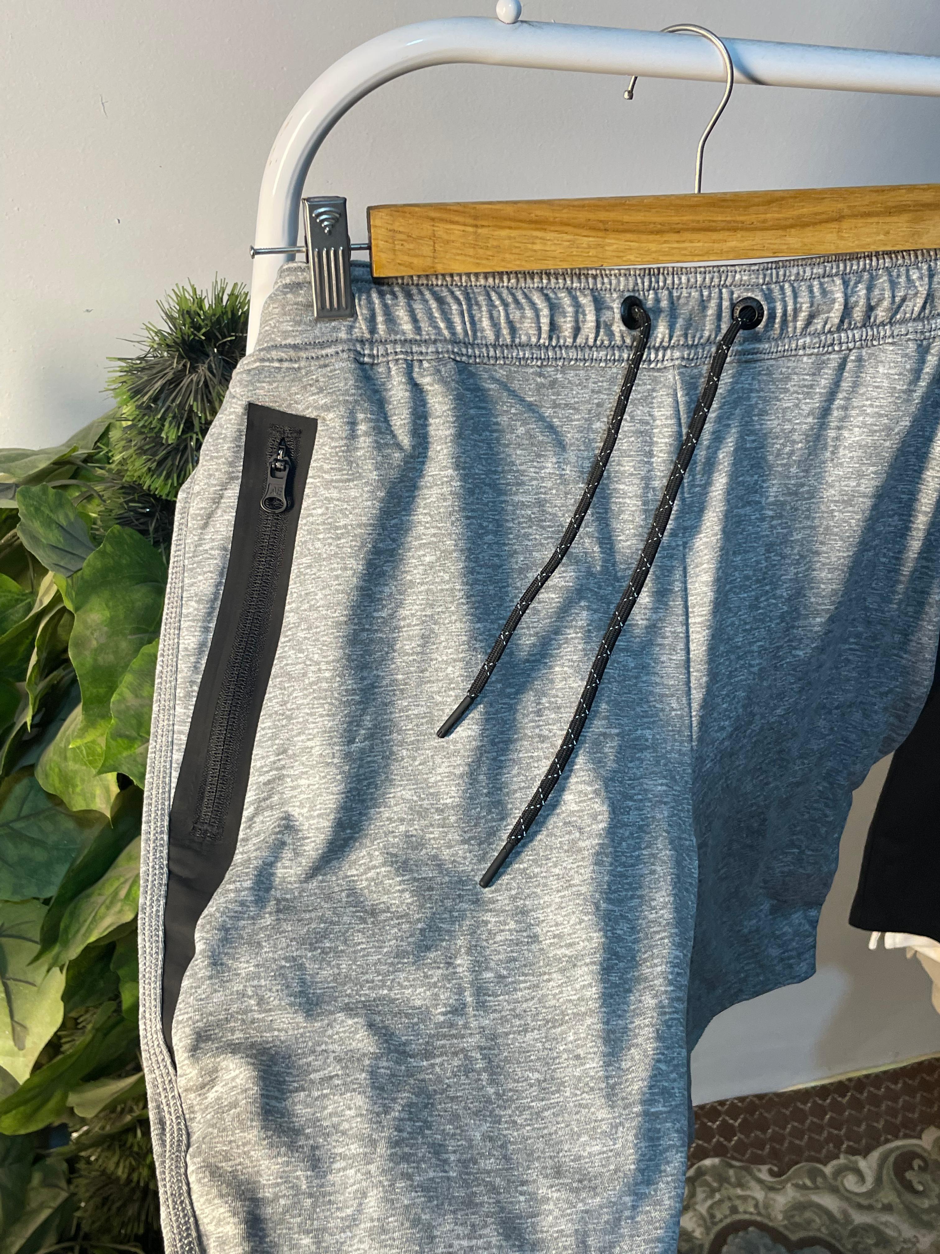 American Eagle Short