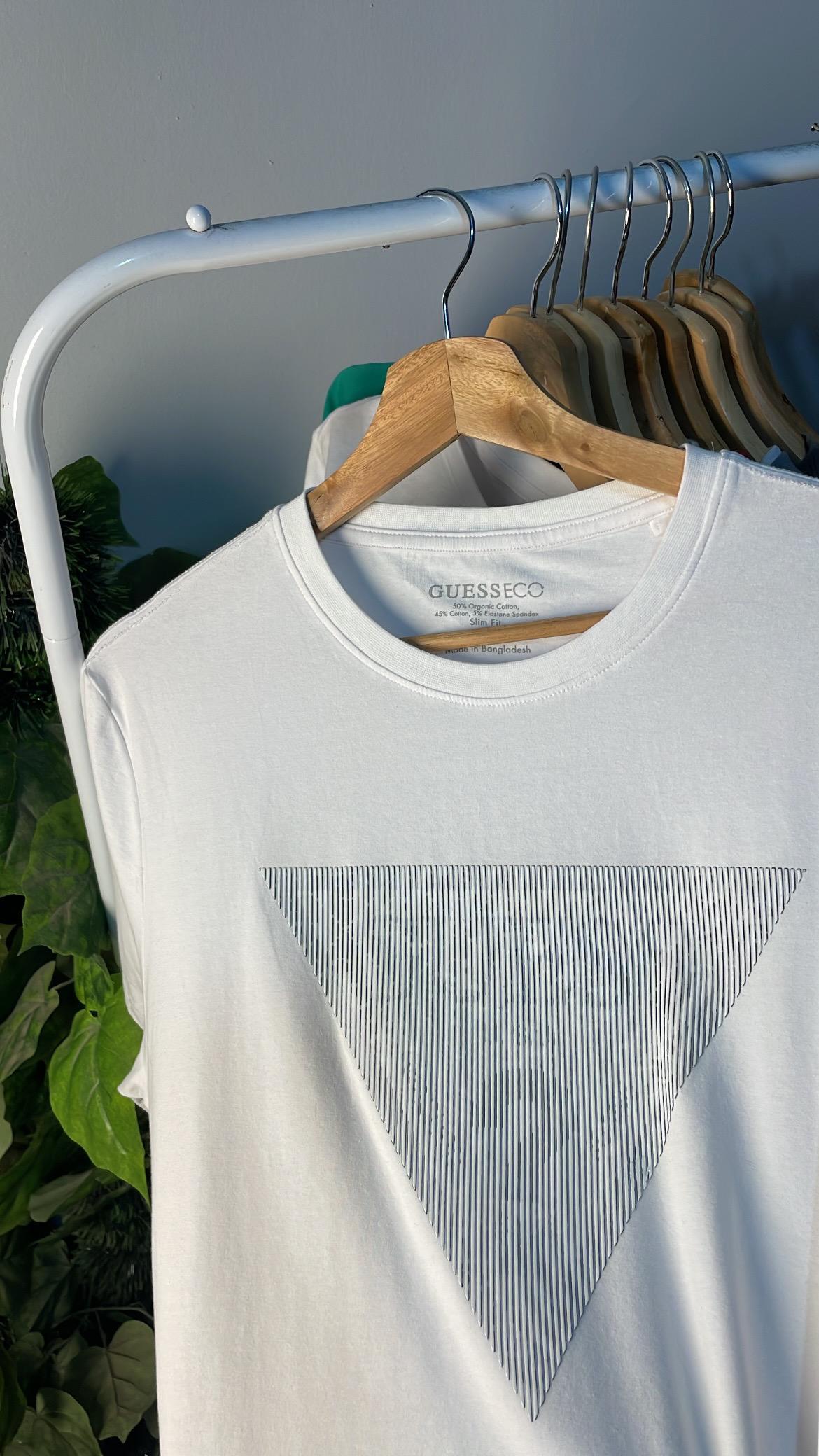 Guess DREIECK VORNE - Print T-shirt