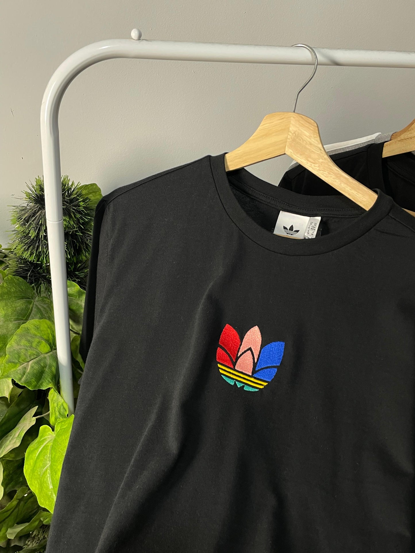 adidas Originals Men's 3D Trefoil Tee