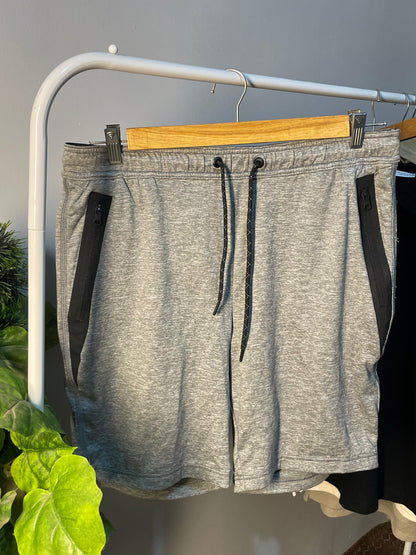 American Eagle Short